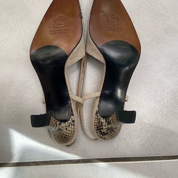 Stunning like new Stuart Weitzman sling backs - Picture 5 of 5